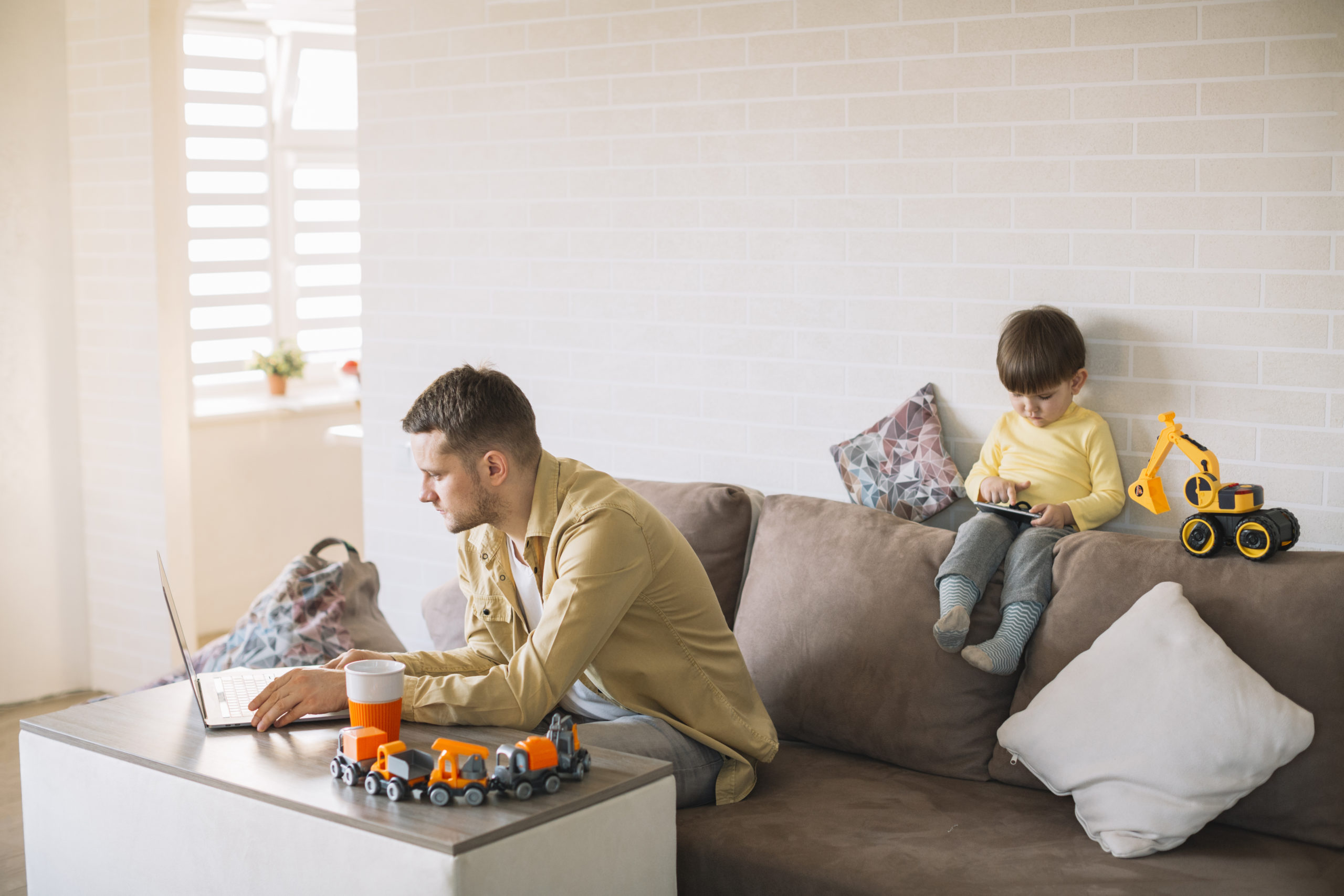 teletrabajo equipo de trabajo trabajar en casa con hijos NESI